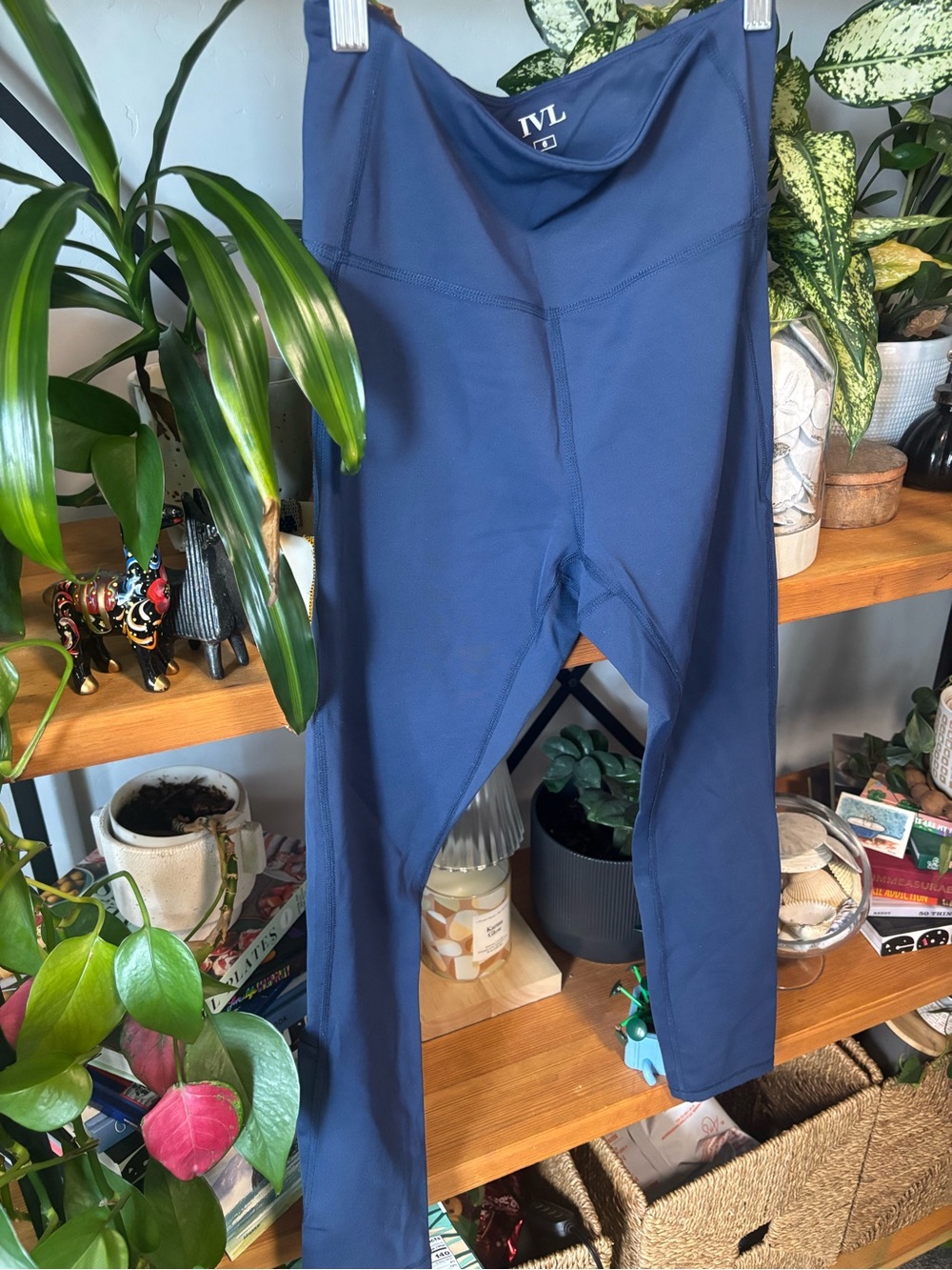 IVL Everyday Sculpted Legging in Navy | Size 6 - Picture 3 of 5